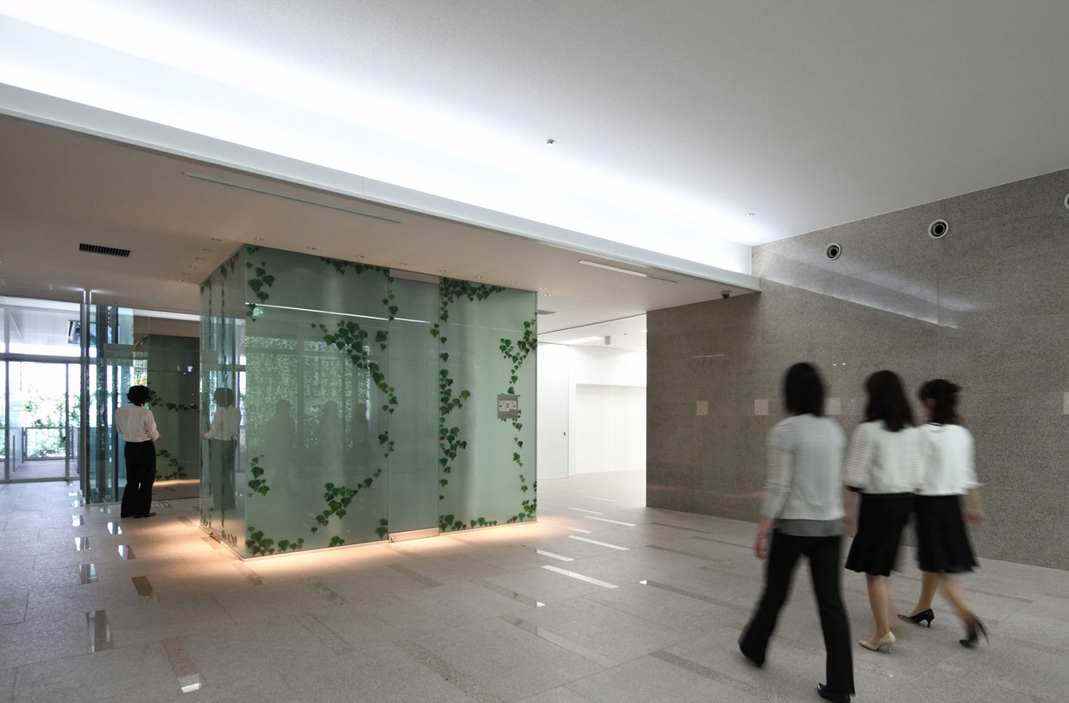 JR尼崎西日本ビル -permanent installation 2009