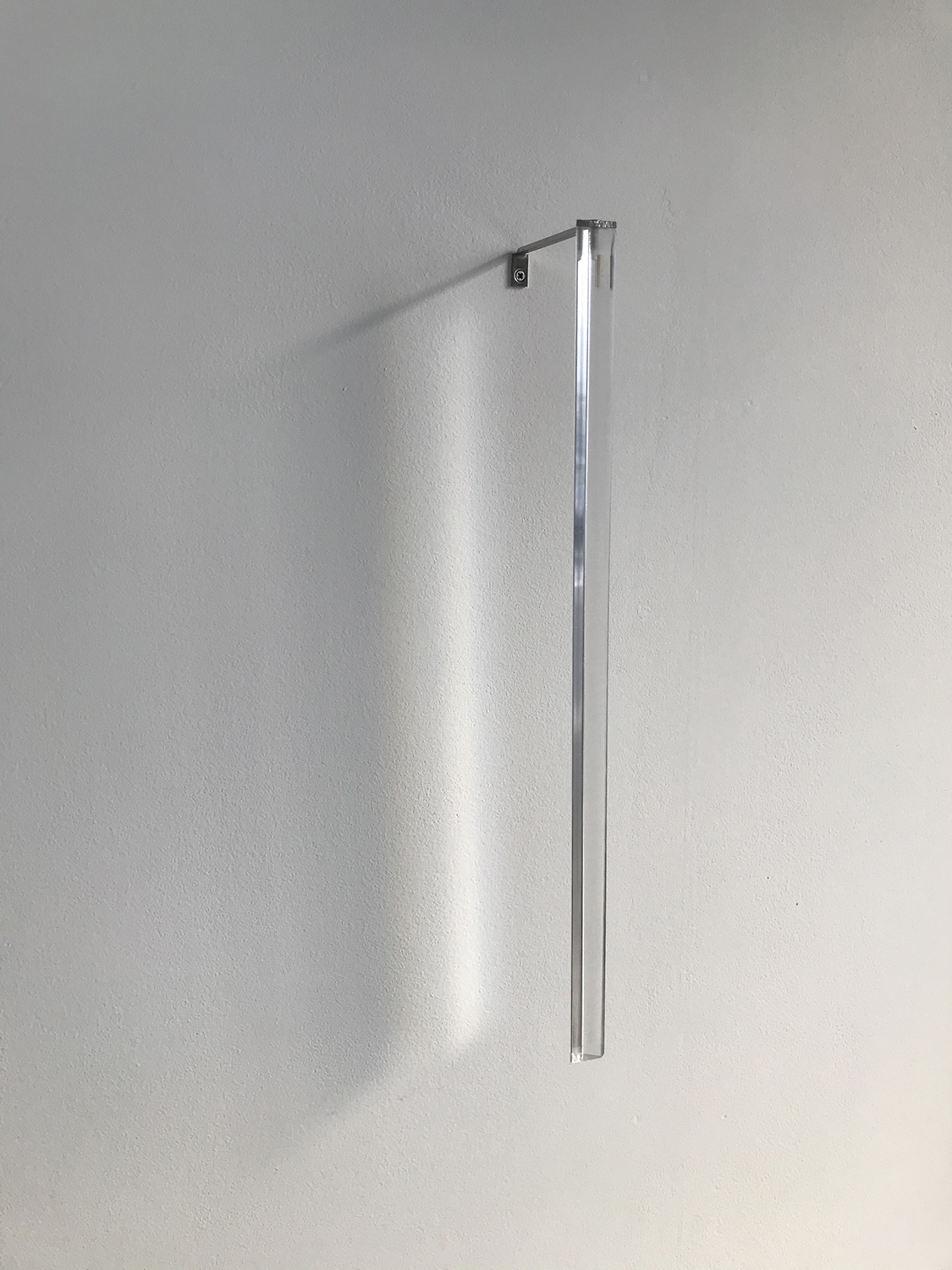 池田啓子｜KEIKO IKEDA<br>Untitled, clear acrylic (triangular prism), 14 x 7 x 300 mm, 60 mm (metal), 2022<br>¥50,000 - 150,000