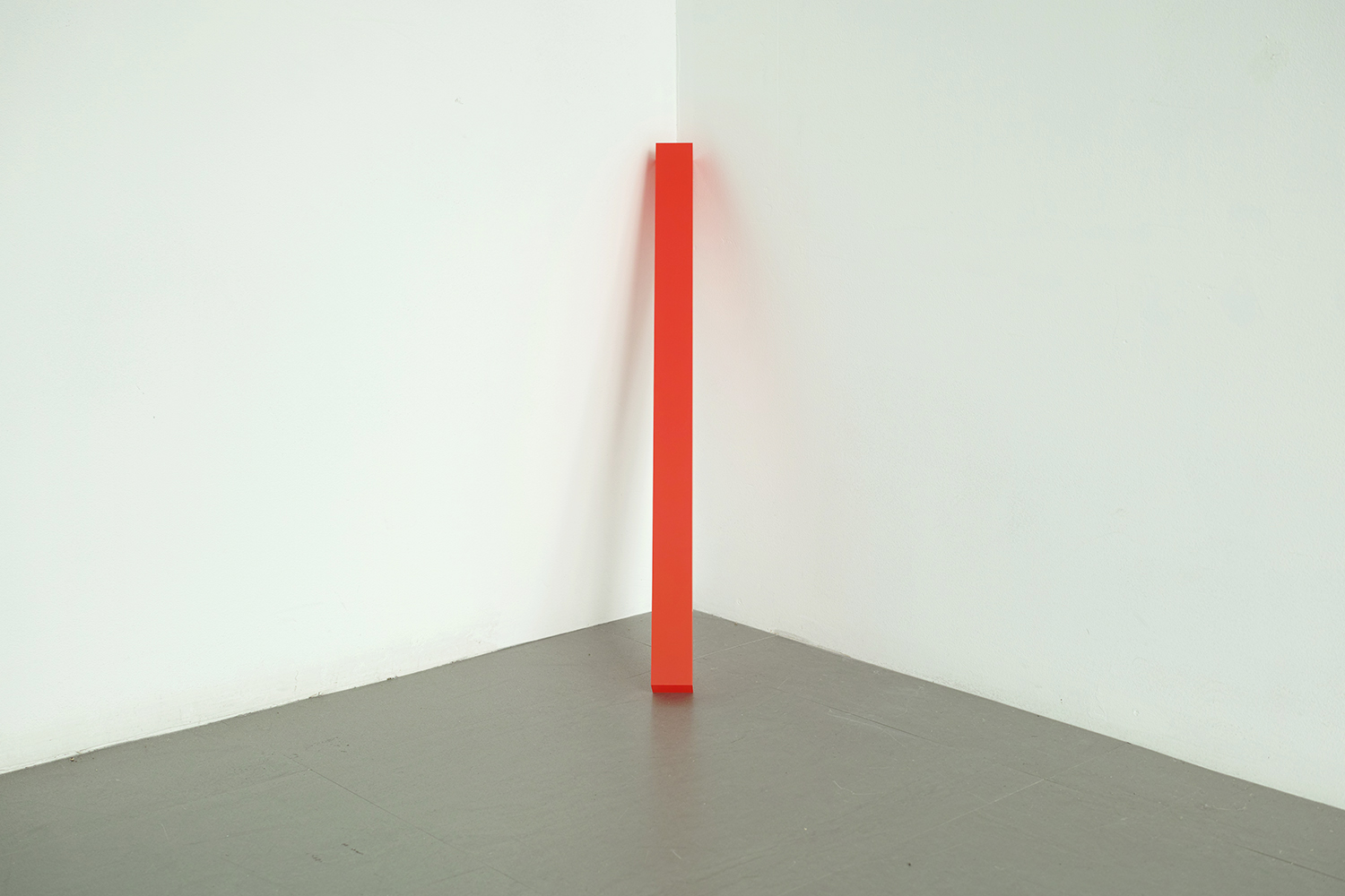 prism-red, silkscreen paint on perspex, 4 × 4 × 60 cm, 2018<br><br>