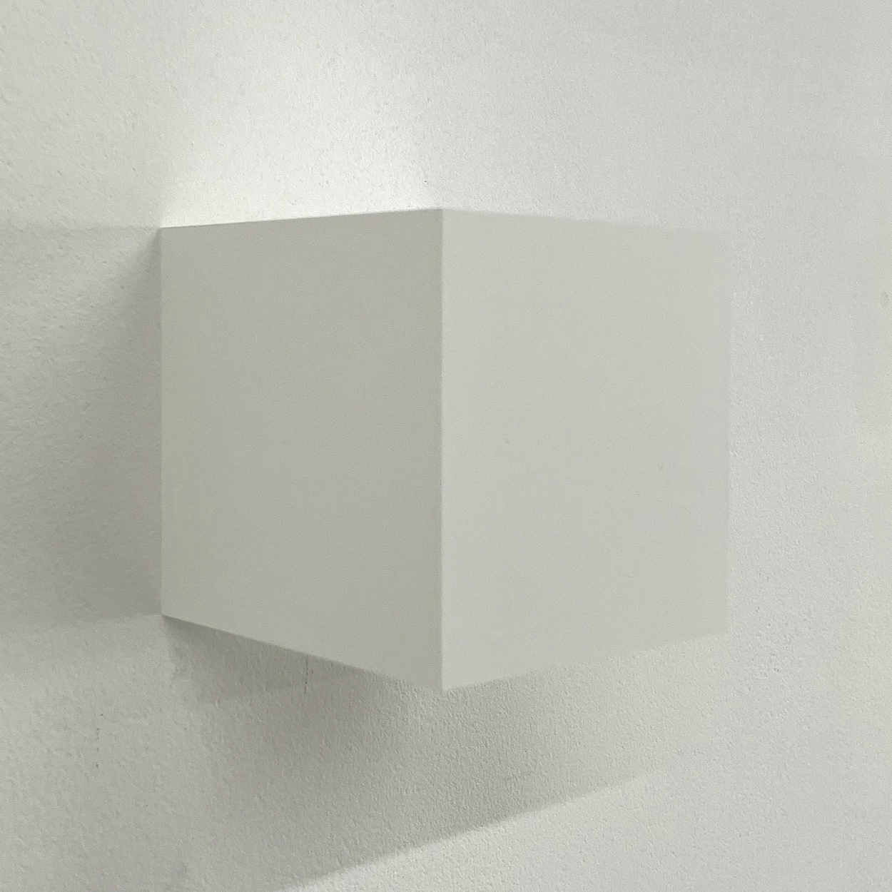 cube-white, silkscreen paint on perspex, 7 × 7 × 7 cm, 2017<br><br>