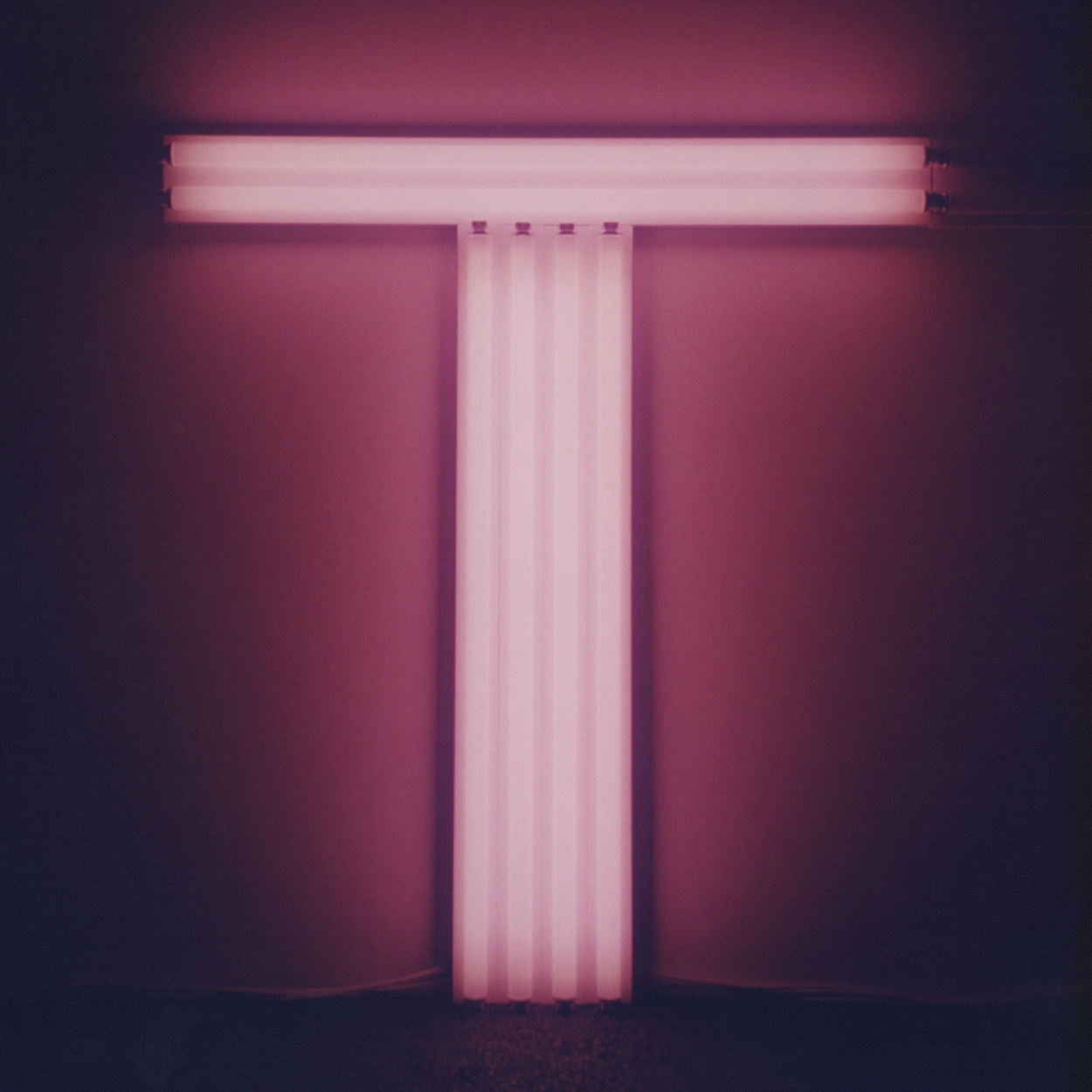 Untitled (To Don Judd, colorist)｜pink fluorescent lights｜137 x 122 x 10 cm｜1987