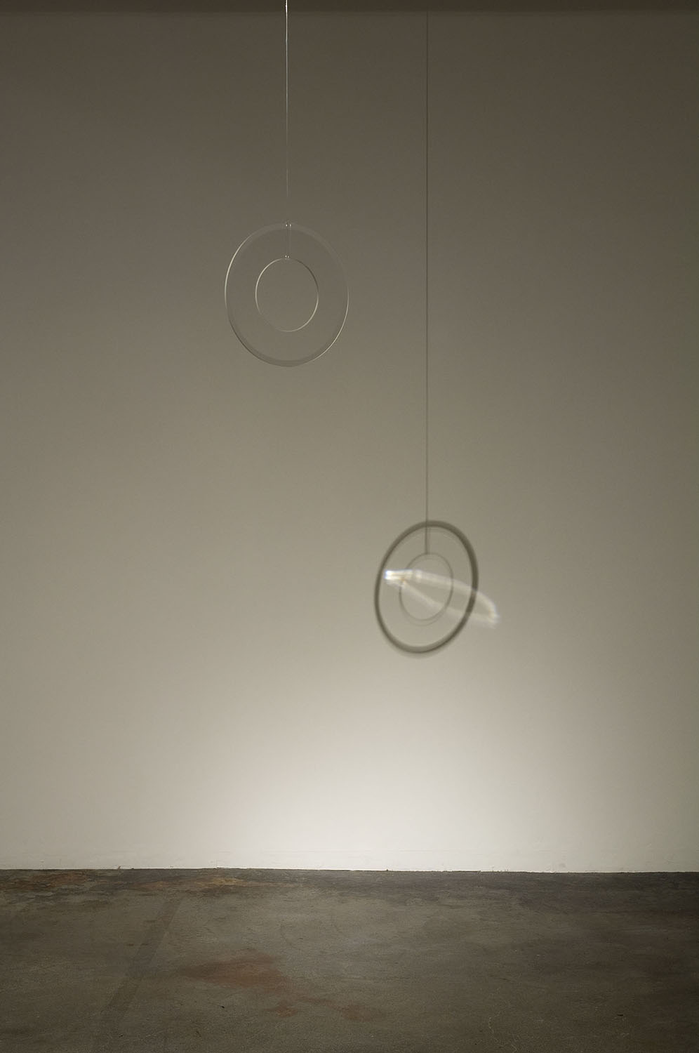 untitled 2009 #3｜24 cm diameter x 5 mm, glass｜2009