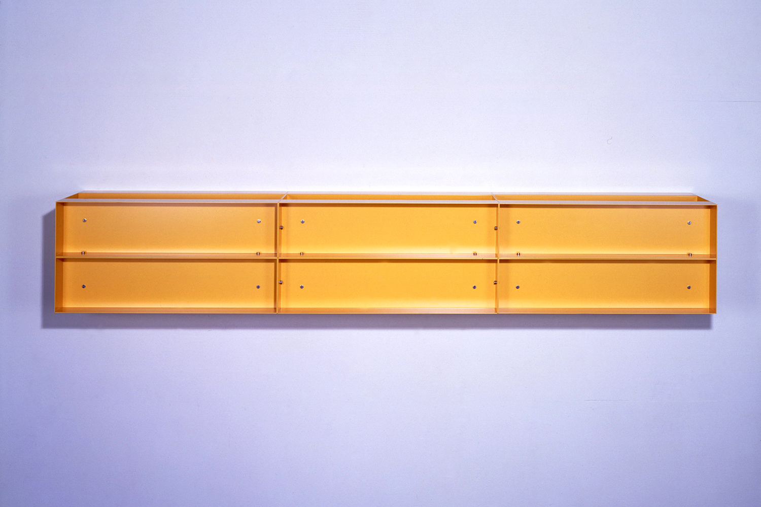 Untitled Yellow 1989｜painted aluminum wall sculpture｜30 x 180 x 30 cm