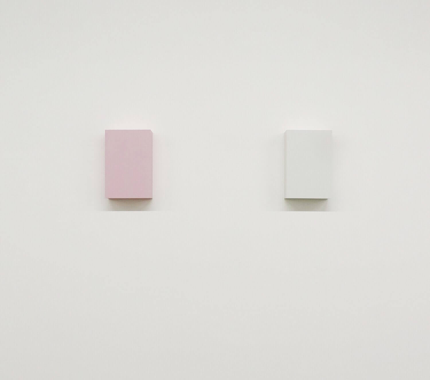 WORK16-10（pink） / WORK16-5（light gray） アクリルにシルクスクリーン  , 10 x 15 x 4 cm , 2016