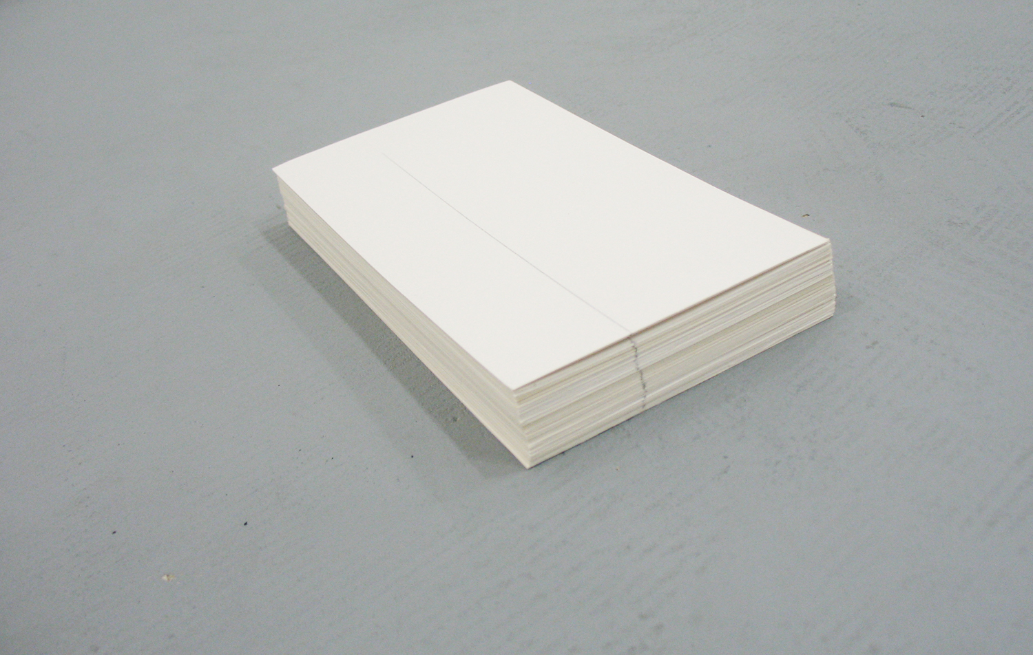 Accumulate paper（紙堆積）｜Pencil, Kent paper｜8 x 16 x 2 cm｜2012<br>¥50,000 - 200,000