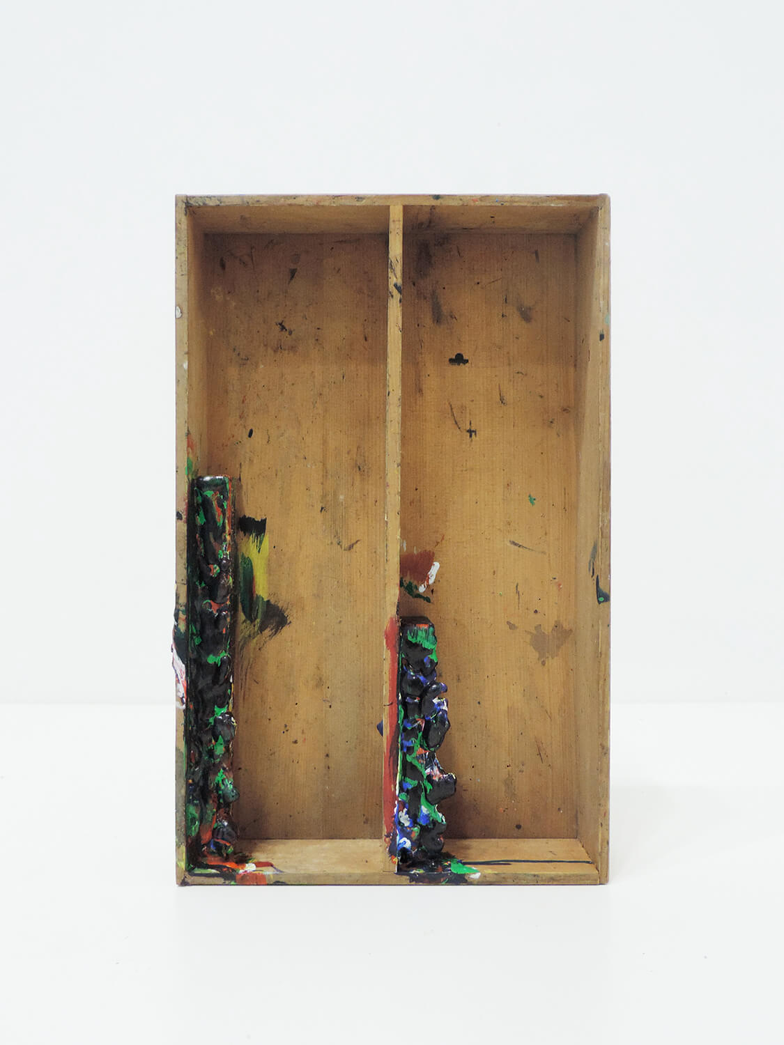 <b>Untitled</b><br>Acrylic on wooden box　23 x 14.5 x 4  cm　1994