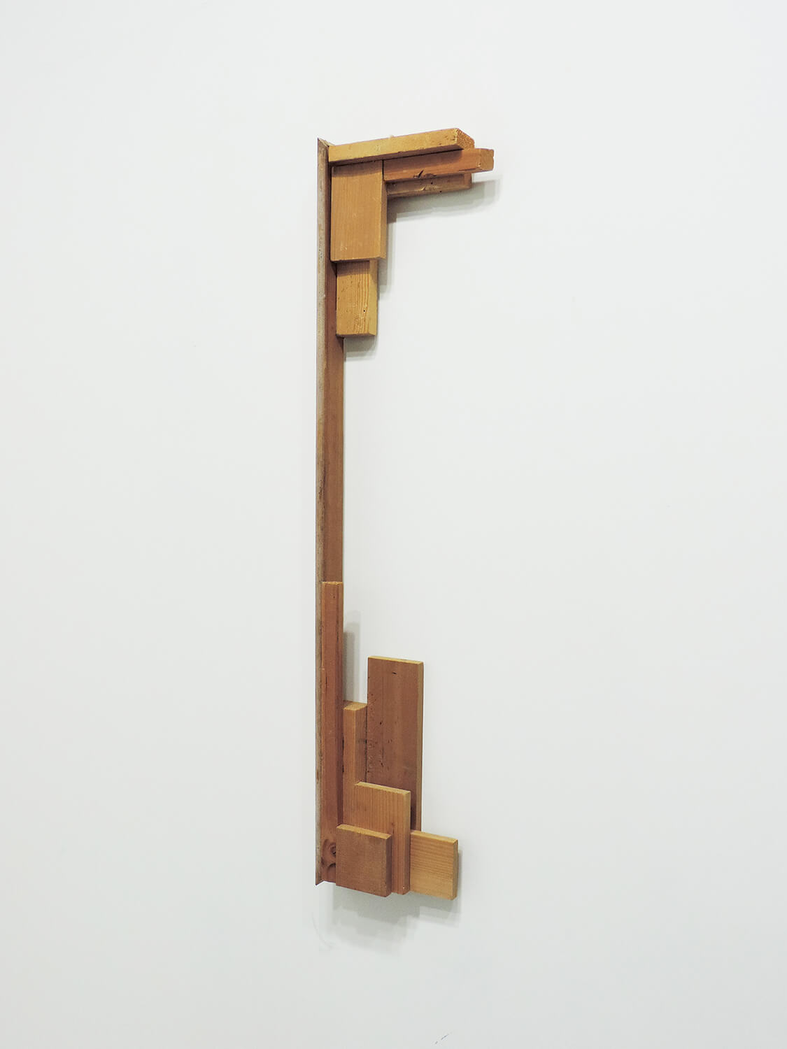 
<b>Untitled</b><br>wood　78.5 × 19 × 5 cm　2008