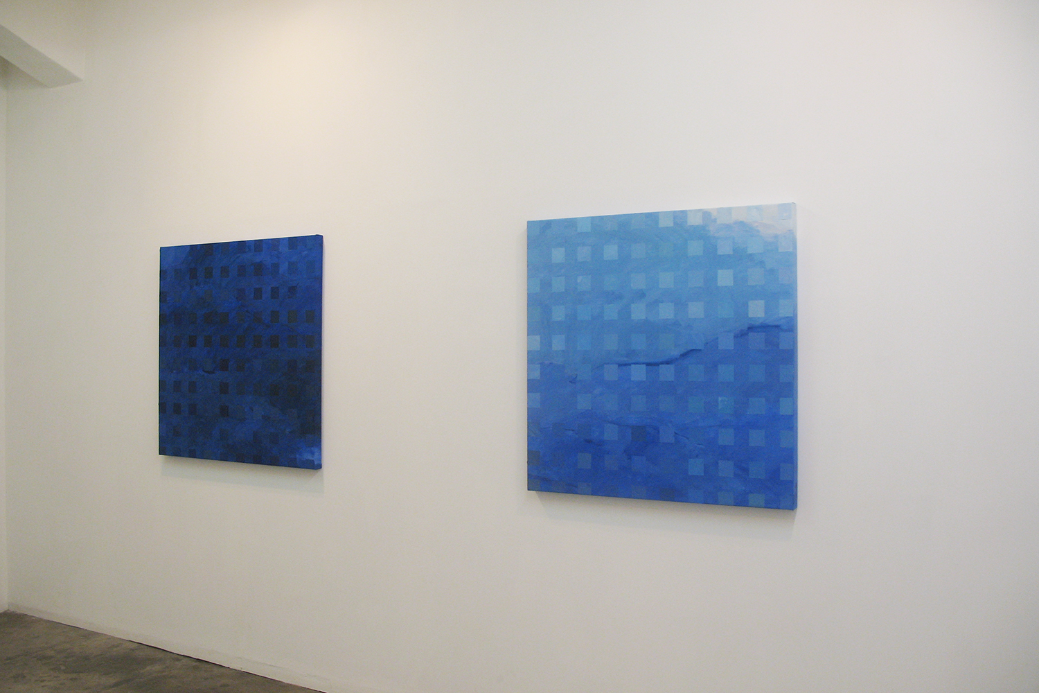 Installation view: Color-Work｜oil on canvas｜90 x 90 cm｜2006 each