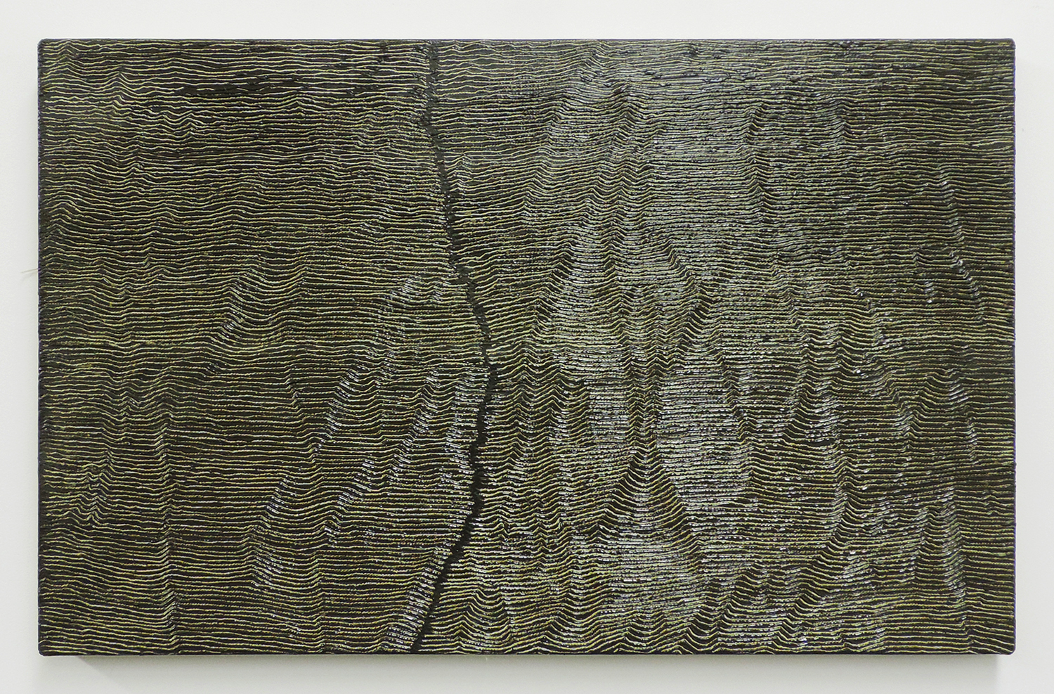 Fissure 12<br>Oil and Amber on canvas over panel｜33.7 x 53.4 cm, 2001