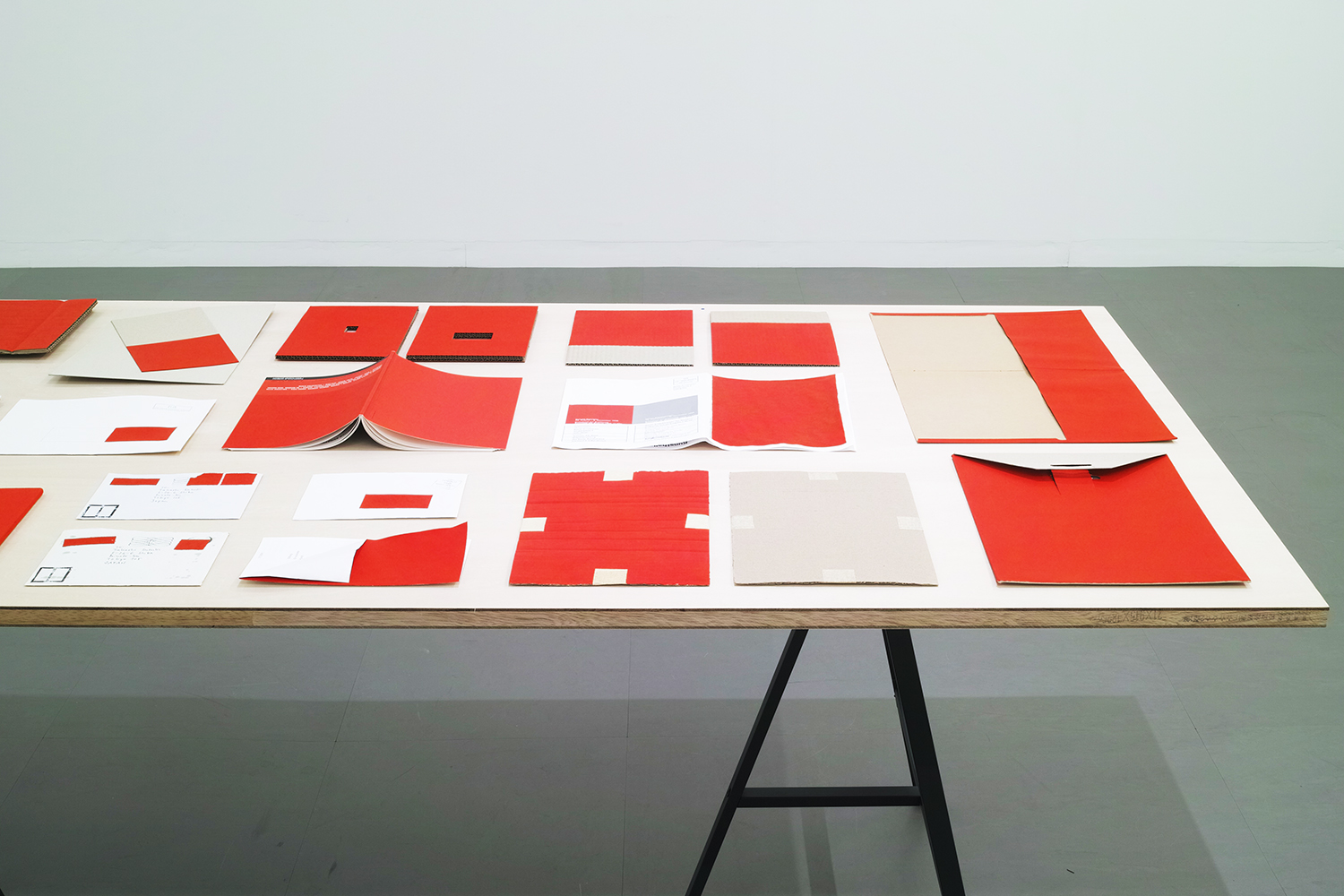 Installation view on table