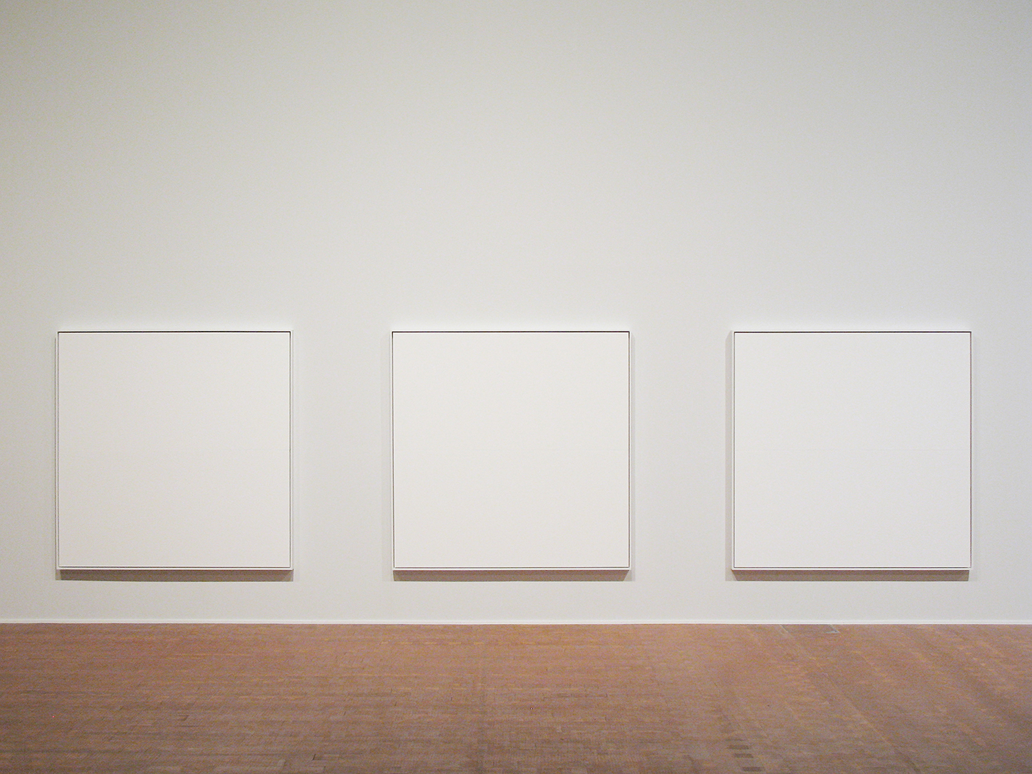Untitled 2010<br>Acrylic, japanese paper on Honeycomb board<br>124.4 x 124.5 x 5 cm each (set of 18 pieces)